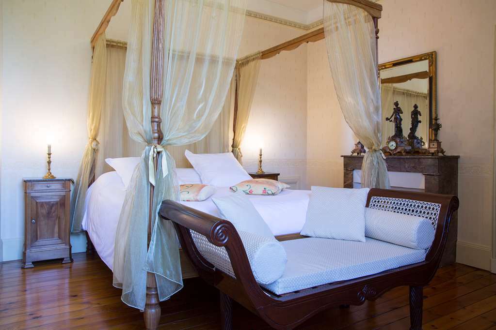 Chateau De La Richerie Beaurepaire  Room photo